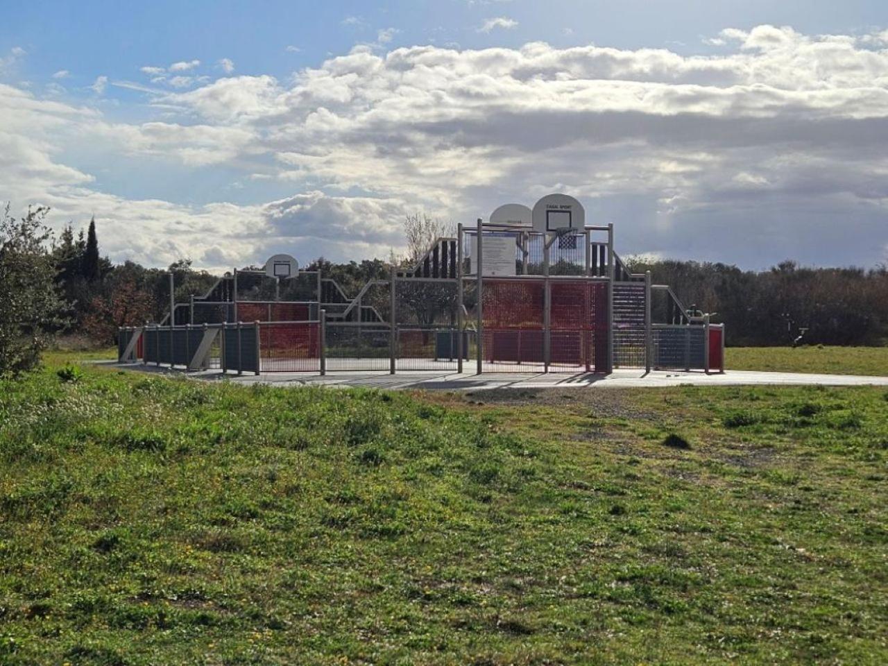 Gite La Joliette Et Le Chesnaie Grillon エクステリア 写真